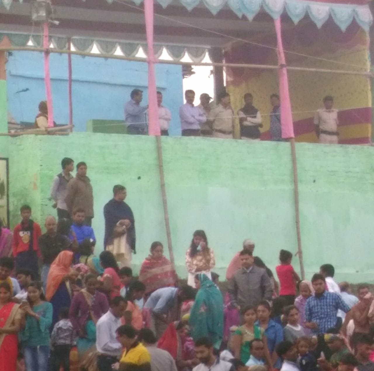 छठ पर्व पर एसडीओ सुजय कुमार सिंह और एएसपी दिलनवाज अहमद ने घाटों पर अपने दल -बल के साथ मुस्तैदी से की निगरानी | New India Times