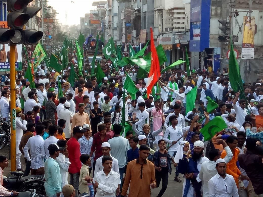 ईद मिलादुन्नबी के लिए सजा शहर, जुलूस-ए-मुहम्मदी में लहराया तिरंगा | New India Times