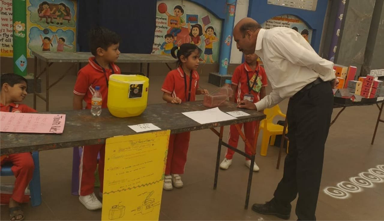 विज्ञान प्रदर्शनी में हस्ती के विद्यार्थियों ने प्रदर्शित कीं अपनी प्रतिभाएं 2 विज्ञान प्रदर्शनी में हस्ती के विद्यार्थियों ने प्रदर्शित कीं अपनी प्रतिभाएं | New India Times