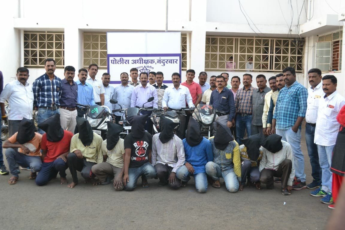 लूट-पाट करने वाले गिरोह का पर्दाफाश, सरगना सहित 10 बदमाश गिरफ्तार, लाखों रुपये कैश बरामद | New India Times