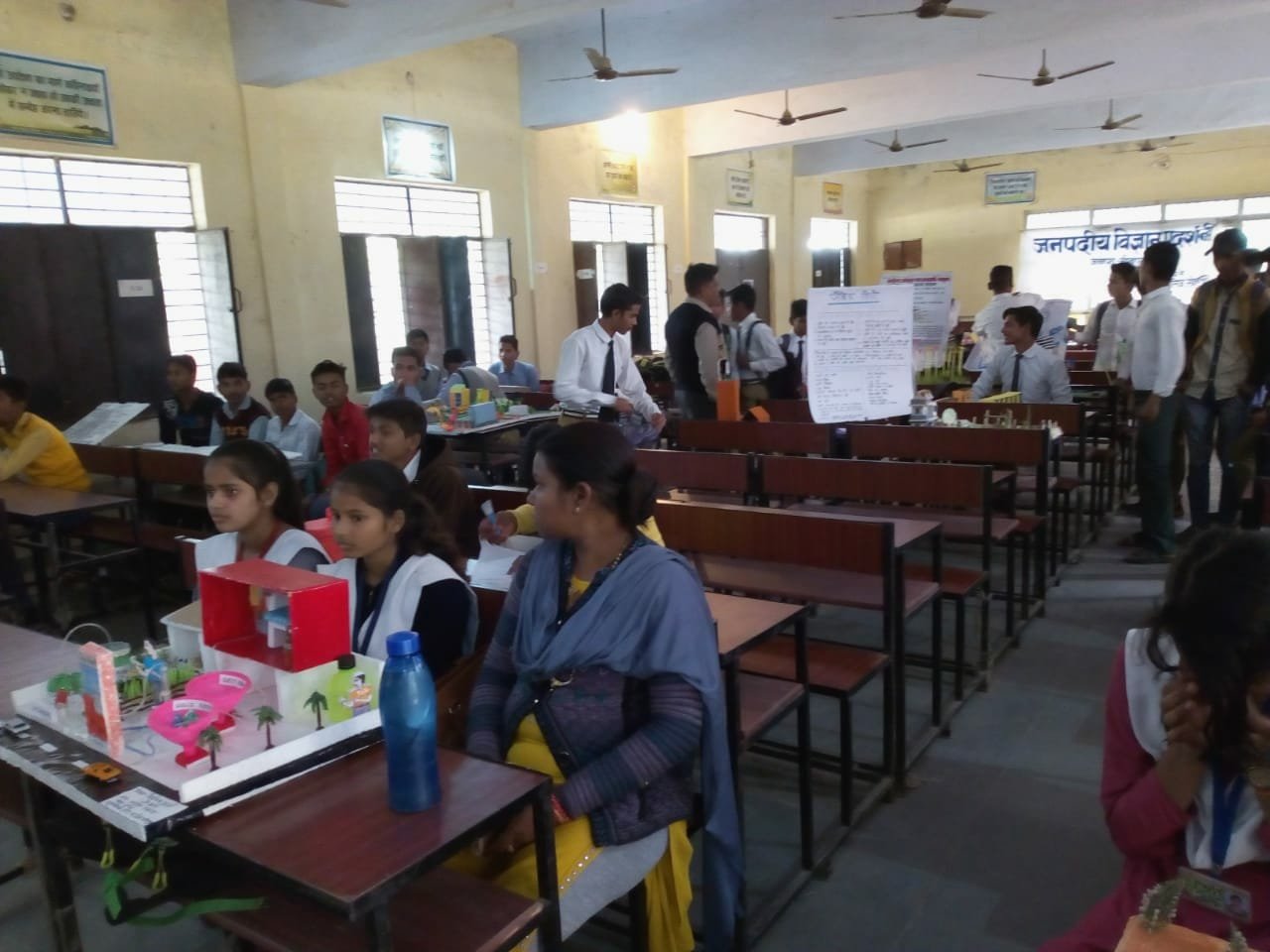 विज्ञान प्रदर्शनी प्रतियोगिता में छाए रहे नन्हे वैज्ञानिक | New India Times