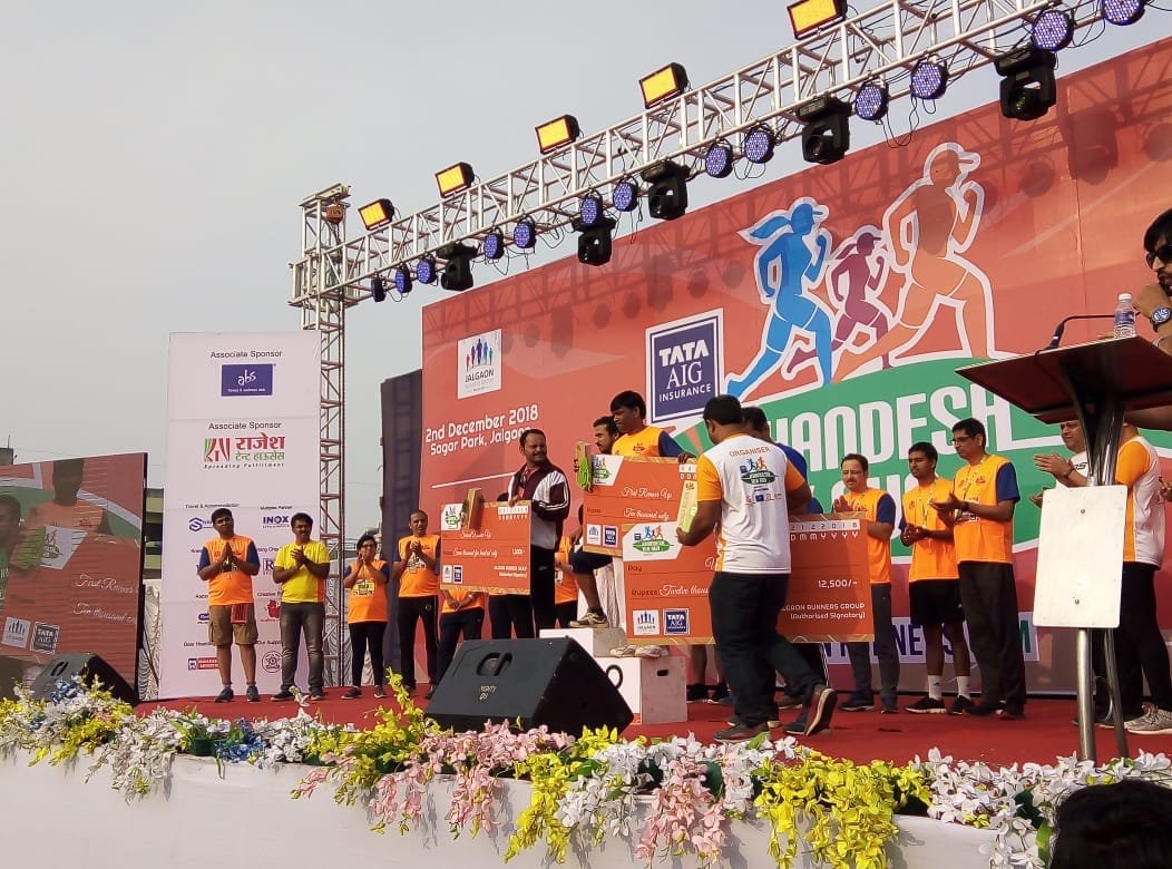 टाटा एआईजी द्वारा जलगांव में आयोजित खान्देश रन मैराथान स्पर्धा के 10 किमी श्रेणी में जामनेर के विलास डोईफोडे ने प्राप्त किया दूसरा स्थान | New India Times