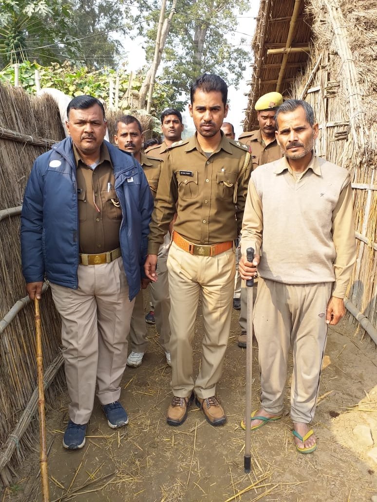 एर्नी की मदद से कतर्निया घाट के जंगलों से काटी गई बेशकीमती सागवन की लकड़ी बरामद | New India Times