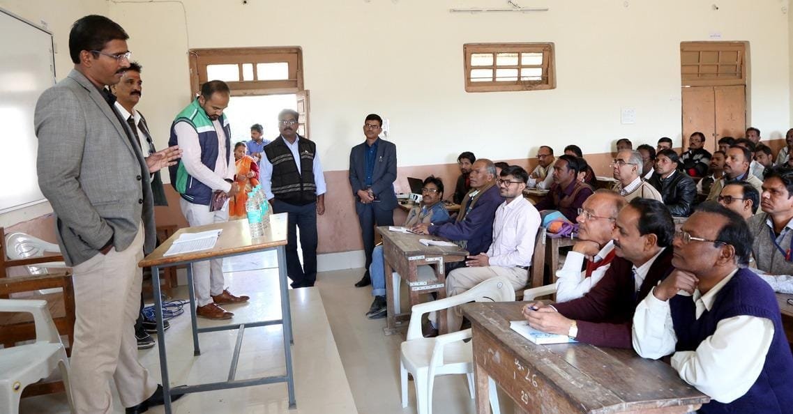 कलेक्टर एवं जिला निर्वाचन अधिकारी ने गणना पर्यवेक्षक-सहायक-माईक्रो आब्र्जवर एवं मतगणना अभिकर्ताओं के प्रशिक्षण में पहुंचकर दिया मार्गदर्शन | New India Times