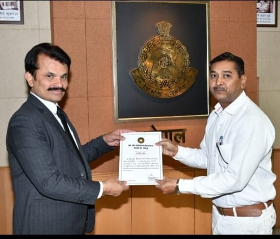 न्यायालय के समक्ष अभियोजन का पक्ष मज़बुती से रखने पर जिला अभियोजन अधिकारी श्री कैलाशनाथ गौतम भोपाल में हुए सम्‍मानित | New India Times