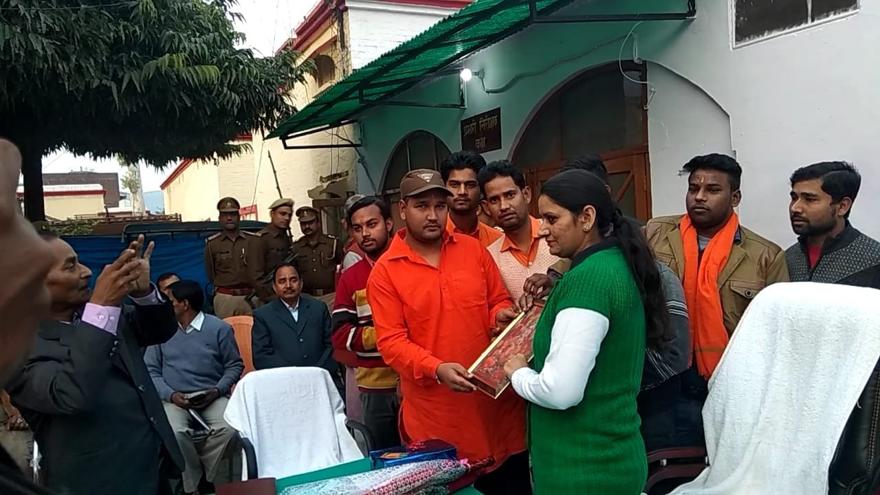 नवागत पुलिस अधीक्षक पूनम ने गोला गोकर्णनाथ कोतवाली का किया औचक निरीक्षण | New India Times