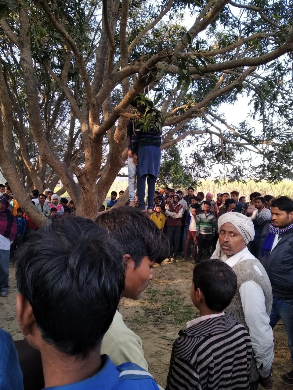 आखिर कब तक करते रहेंगे प्रेमी युगल आत्महत्याएं??? | New India Times