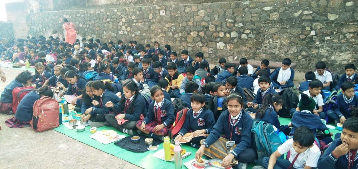 अर्वाचीन इंडिया स्कूल के बच्चों ने शाही किला एंव ताप्ती नदी का किया भ्रमण | New India Times