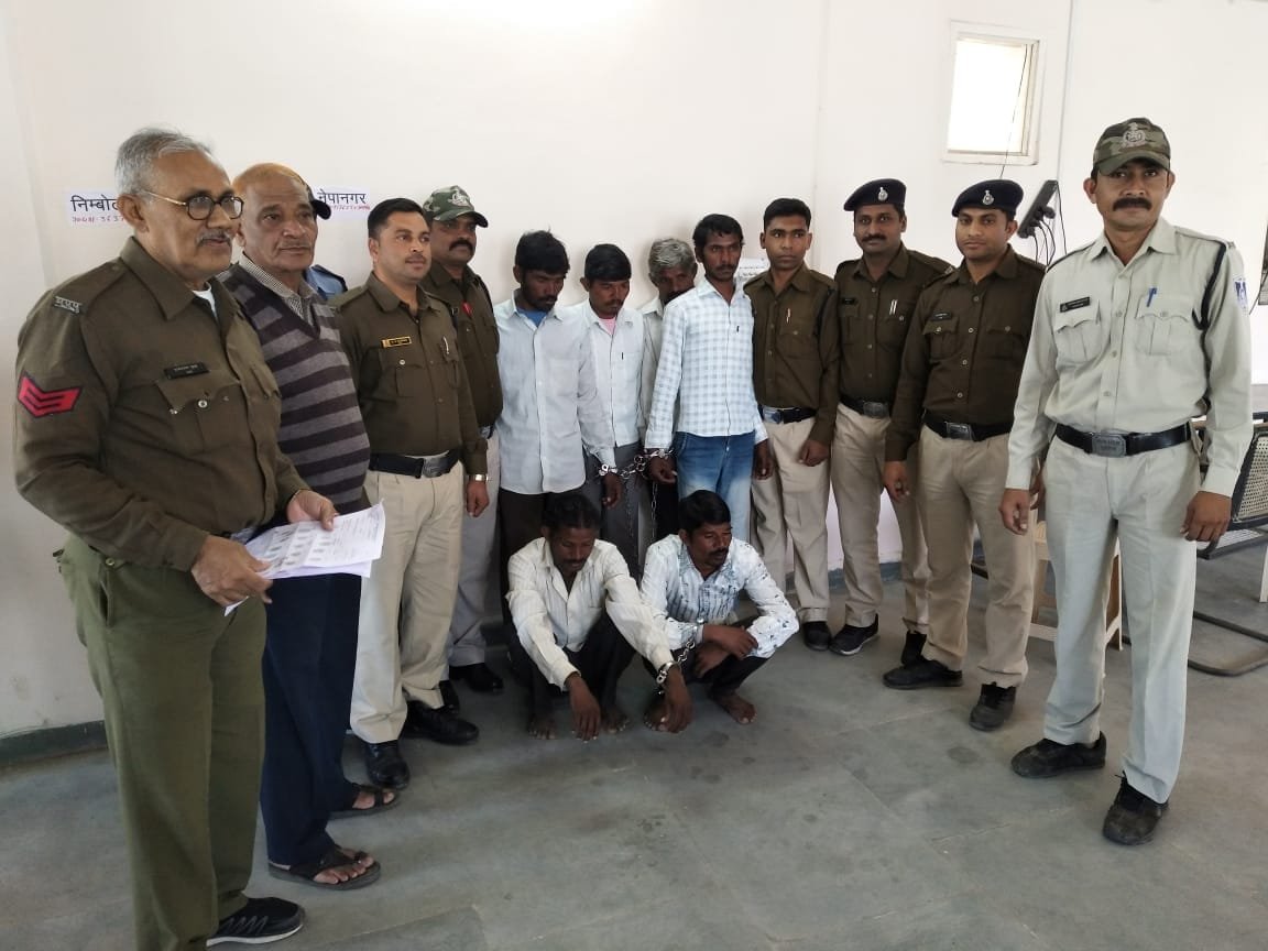 25 लाख की बैंक डकैती के सात दोषियों को न्‍यायालय ने दिया 10-10 वर्ष का सश्रम कारावास एवं 5000-5000 रूपये अर्थदण्ड की सजा | New India Times