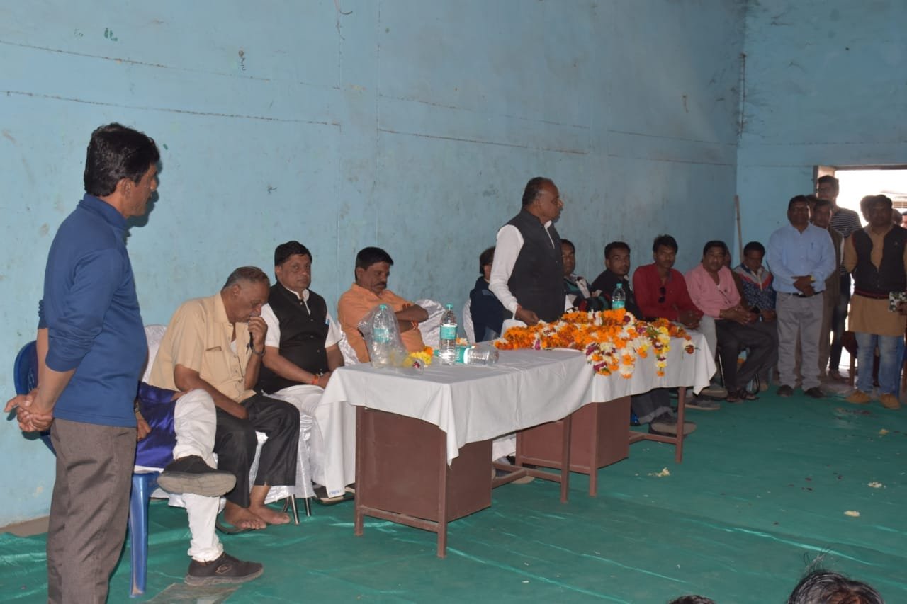 शासकीय कर्मचारियों के द्वारा आयोजित समारोह में विधायक वीर सिंग भूरिया ने मेघनगर सीएमओ को दिए भेरूजी मंदिर के समीप बने शौचालय को हटाने के आदेश | New India Times