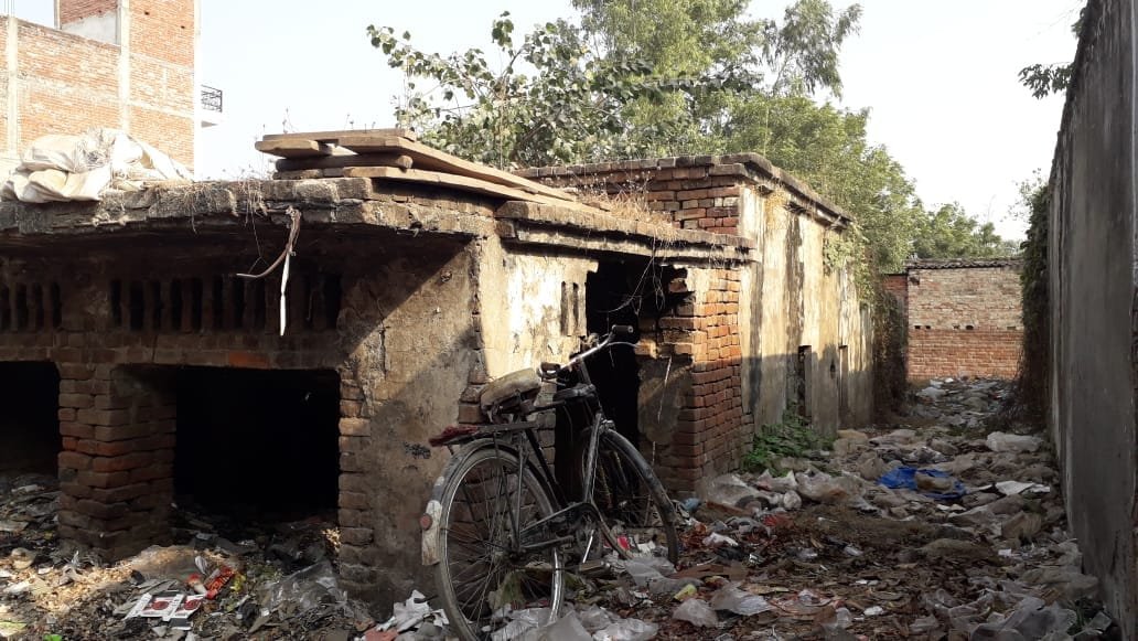 उपेक्षा से बदहाल हो रहे पंचायत भवन, कहीं अबैध कब्जेदारी तो कहीं झाड़ झंखाड़ में तब्दील हो गये हैं भवन | New India Times