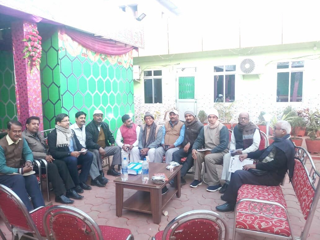 रेड कारपेट में 6 जनवरी को हलवाई महासभा के द्वारा 2019 को होने वाले नव-वर्ष मिलन -समारोह और दही- चुरा भोज के आयोजन के लिए हुई बैठक | New India Times