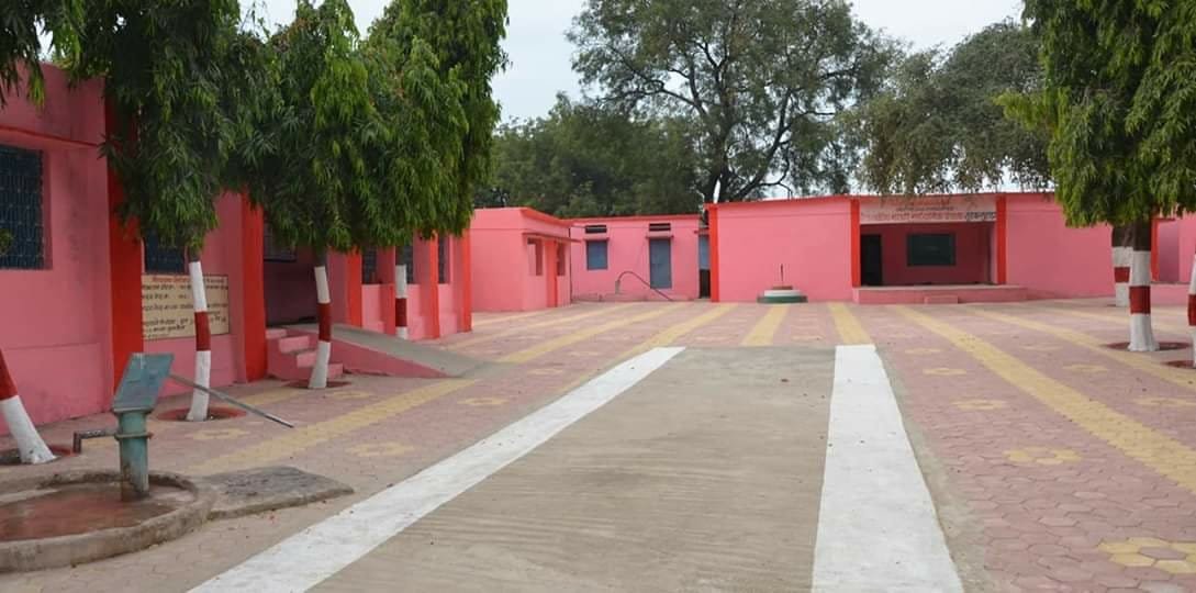 मतदान केन्द्र के बहाने जिले के 250 स्कूलों की क़िस्मत जागी | New India Times