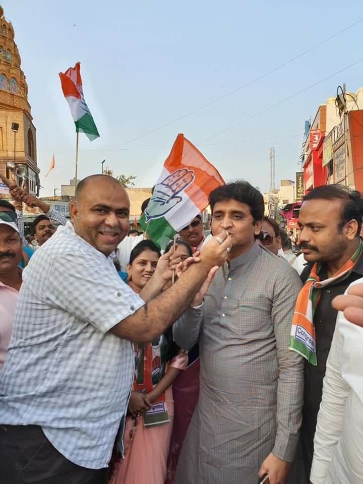 पांच राज्यों के चुनाव परिणाम पर कांग्रेस कार्यकर्ताओं ने यवतमाल में मनाया जश्न | New India Times