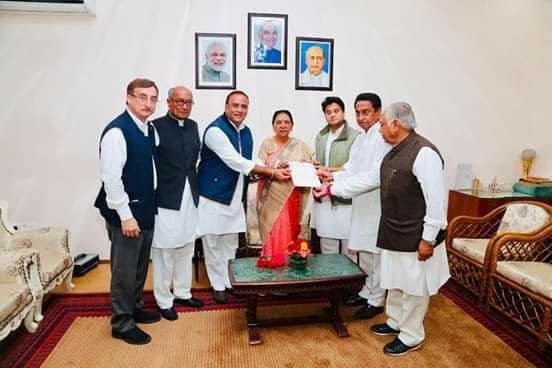 प्रदेश कांग्रेस अध्यक्ष कमलनाथ ने पेश किया सरकार बनाने का दावा | New India Times