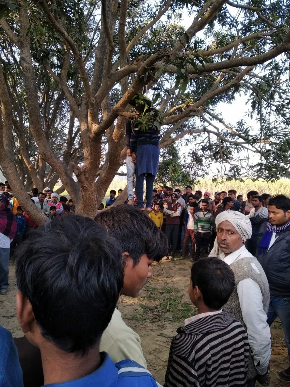 आखिर कब तक करते रहेंगे प्रेमी युगल आत्महत्याएं??? | New India Times