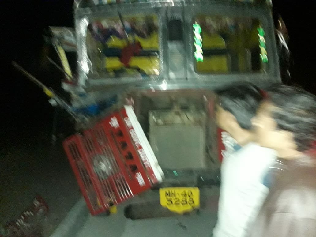सगाई समारोह से लौट रहे लैंड क्रूजर को ट्रक ने मारी टक्कर, 9 की मौत 6 घायल | New India Times