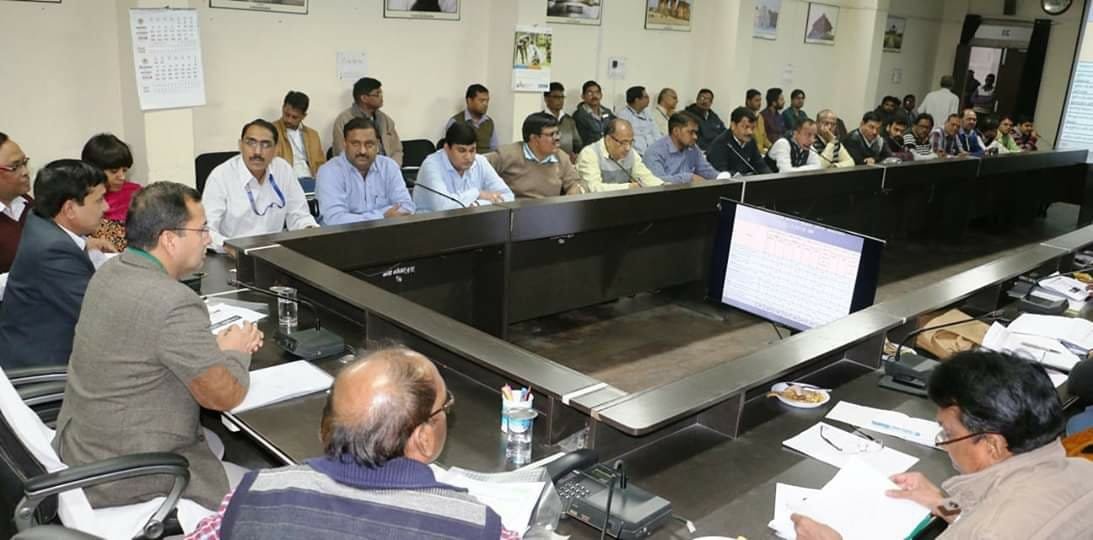 जिला स्तरीय सलाहकार समिति एवं समीक्षा समिति की बैठक संपन्न, सभी बैंकर्स शासकीय योजनाओं का लक्ष्य पूर्ण करें: कलेक्टर उमेश कुमार | New India Times