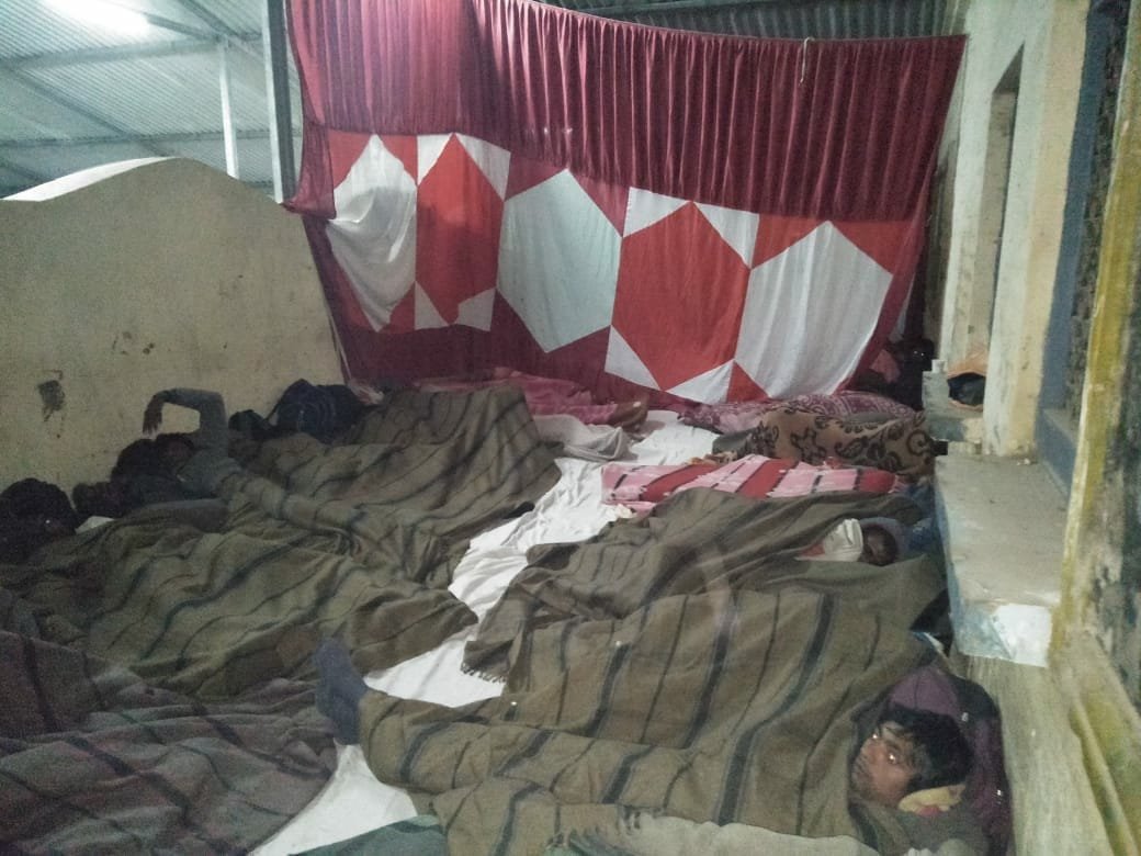 NIT की खबर का असर: रैन बसेरे का जायज़ा लेने पहुंचे एडीएम व एसडीएम | New India Times