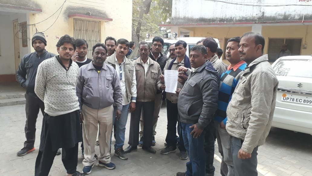 उत्पीड़न को लेकर केबल ऑपरेटरों ने दिया जिलाधिकारी को ज्ञापन | New India Times