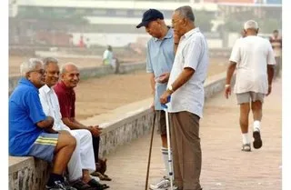 कमलनाथ सरकार मध्यप्रदेश के करीब 40 लाख बुज़ुर्ग पेंशन भोगियों को देगी 1000 रुपये प्रति माह पेंशन, कांग्रेस का वचन पत्र भेजा गया मुख्य सचिव को | New India Times