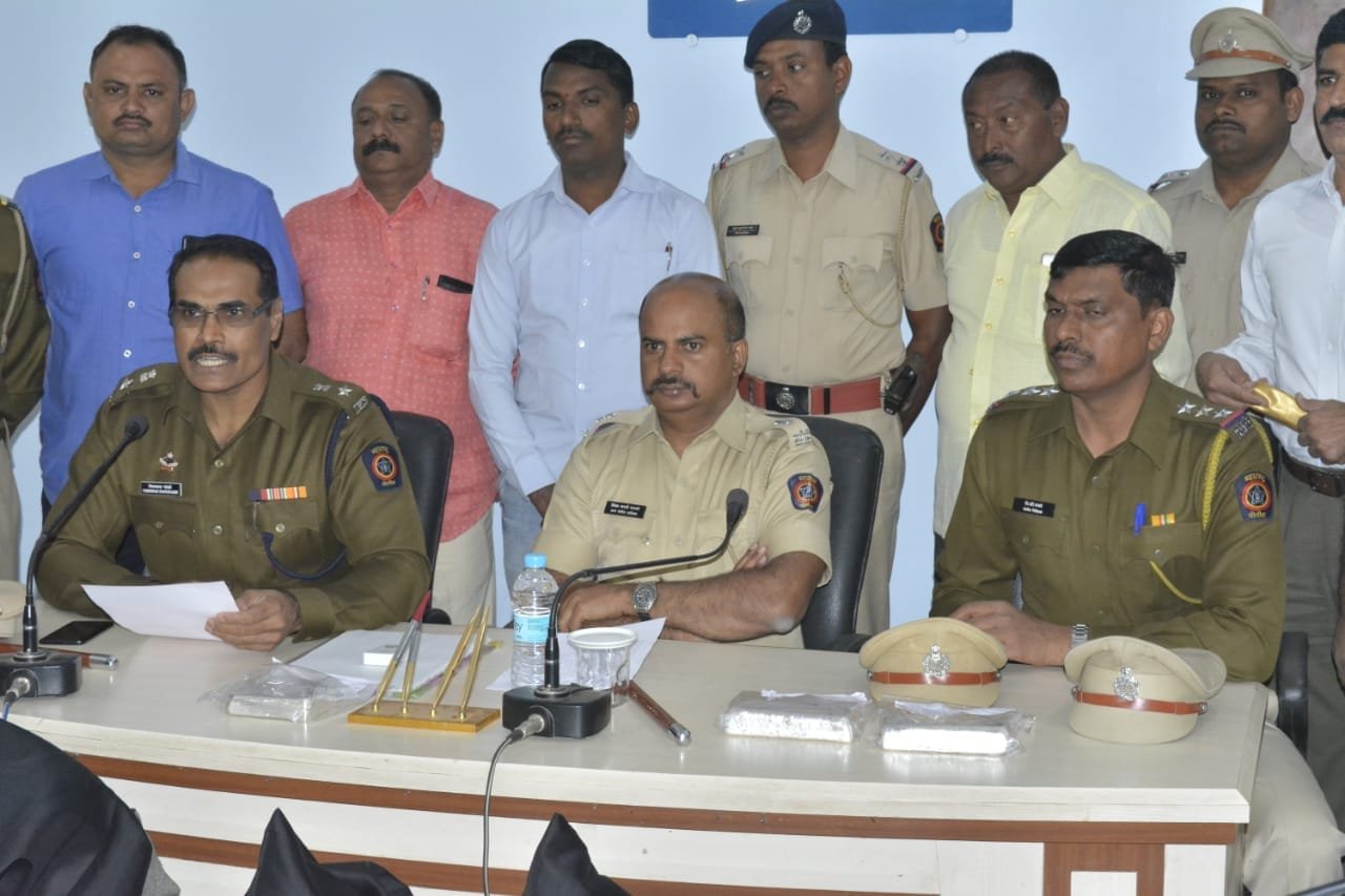 जैन मंदिर की लूट का पुलिस ने किया खुलासा, 7 आरोपी गिरफ्तार दो फ़रार, दस किलो चांदी बरामद | New India Times