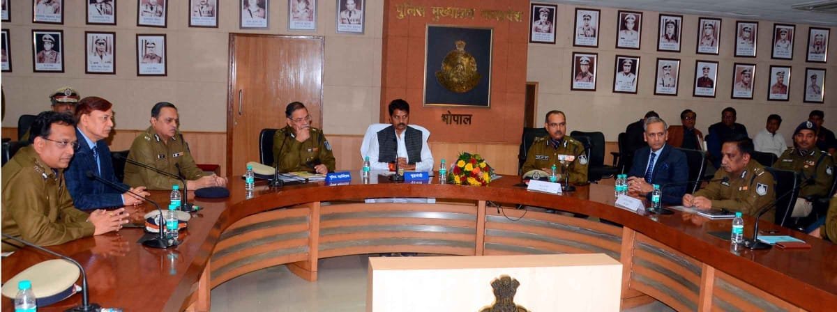 अपराधियों में खौफ के साथ जनता के प्रति संवेदनशीलता जरूरी: गृह एवं जेल मंत्री बाला बच्चन | New India Times