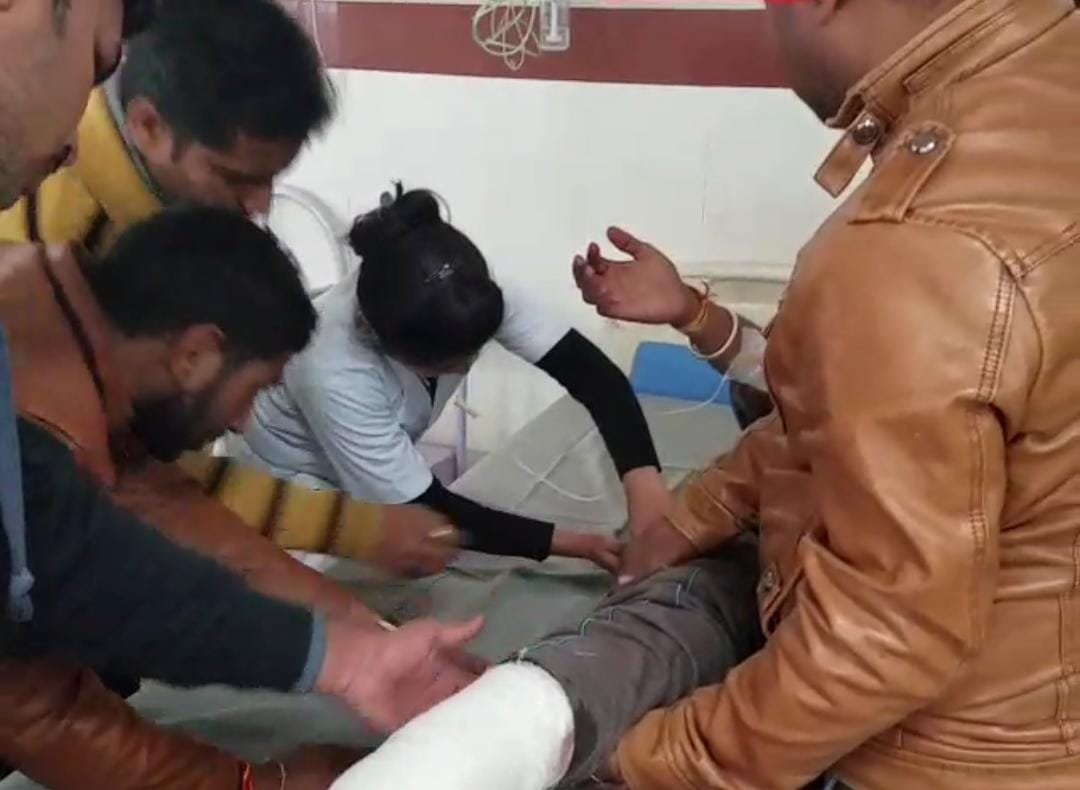 रंजिश में बाइक सवार हमलावरों ने युवक को मारी गोली | New India Times