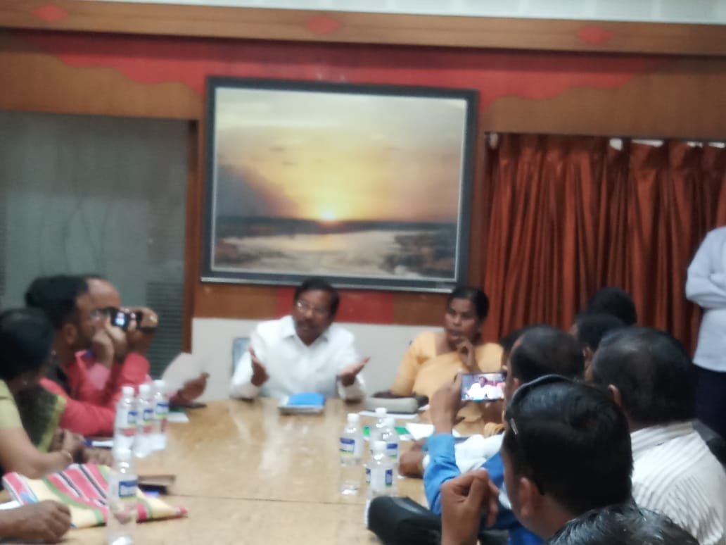 साहित्यिका नयनतारा सहगल को दिया न्योता रद्द करने पर माधुरी अराठे ने मराठी साहित्य संमेलन मंच का किया निषेध, सरकार के दबाव में न्योता रद्द करने का आरोप | New India Times