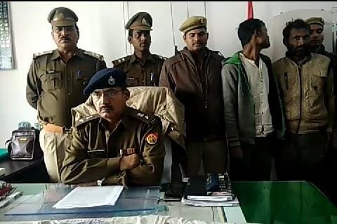 डकैतों को असलहे व कारतूस देने जा रहे आधा दर्जन आरोपी गिरफ्तार, बड़ी संख्या में असलहे व कारतूस बरामद | New India Times