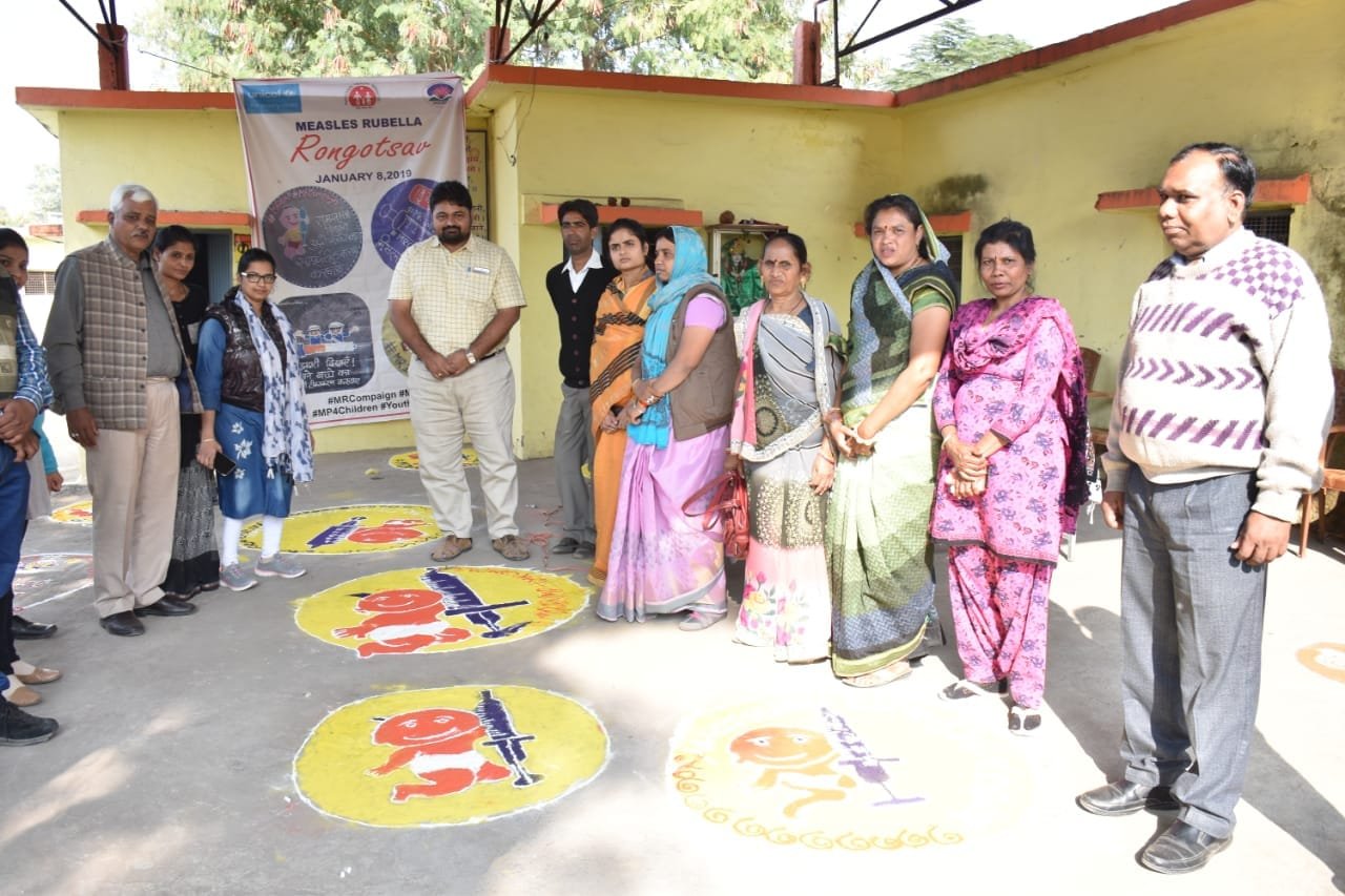 मेघनगर में रूबेला अभियान के तहत बालक-बालिकाओें ने सजाई सुन्दर कलाकृतियां, पत्रकारों जन प्रतिनिधियों अधिकारियों ने किया बच्चों का उत्साहवर्धन | New India Times