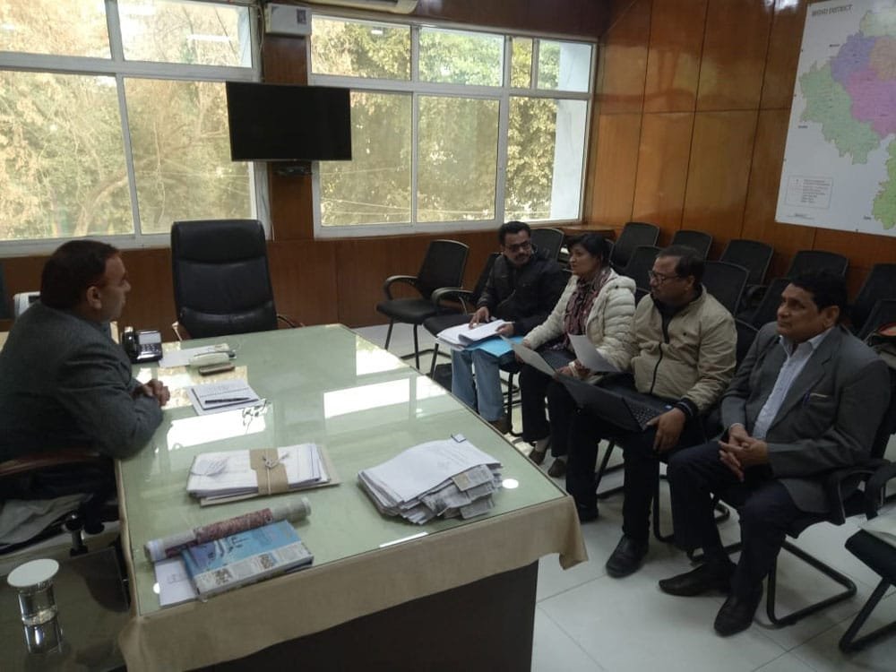 भिंड कलेक्टर द्वारा की गई मीजल्स रूबैला अभियान की समीक्षा | New India Times