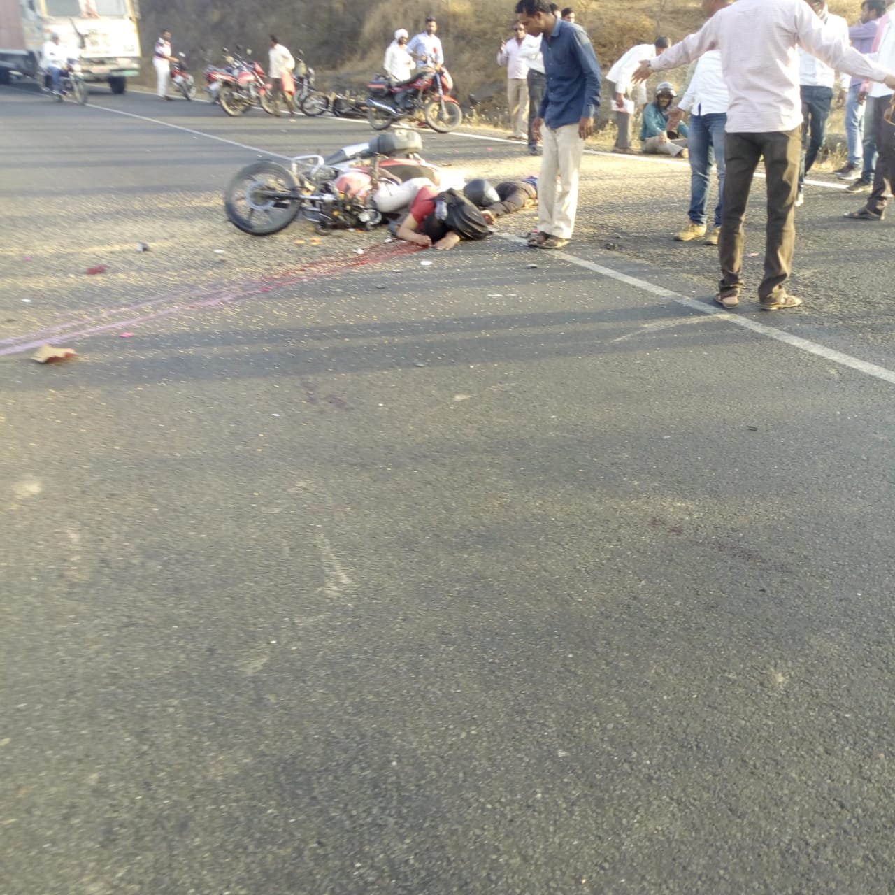 धुलिया में दो बाइक की आमने सामने टक्कर में तीन की मौत, एक घायल | New India Times