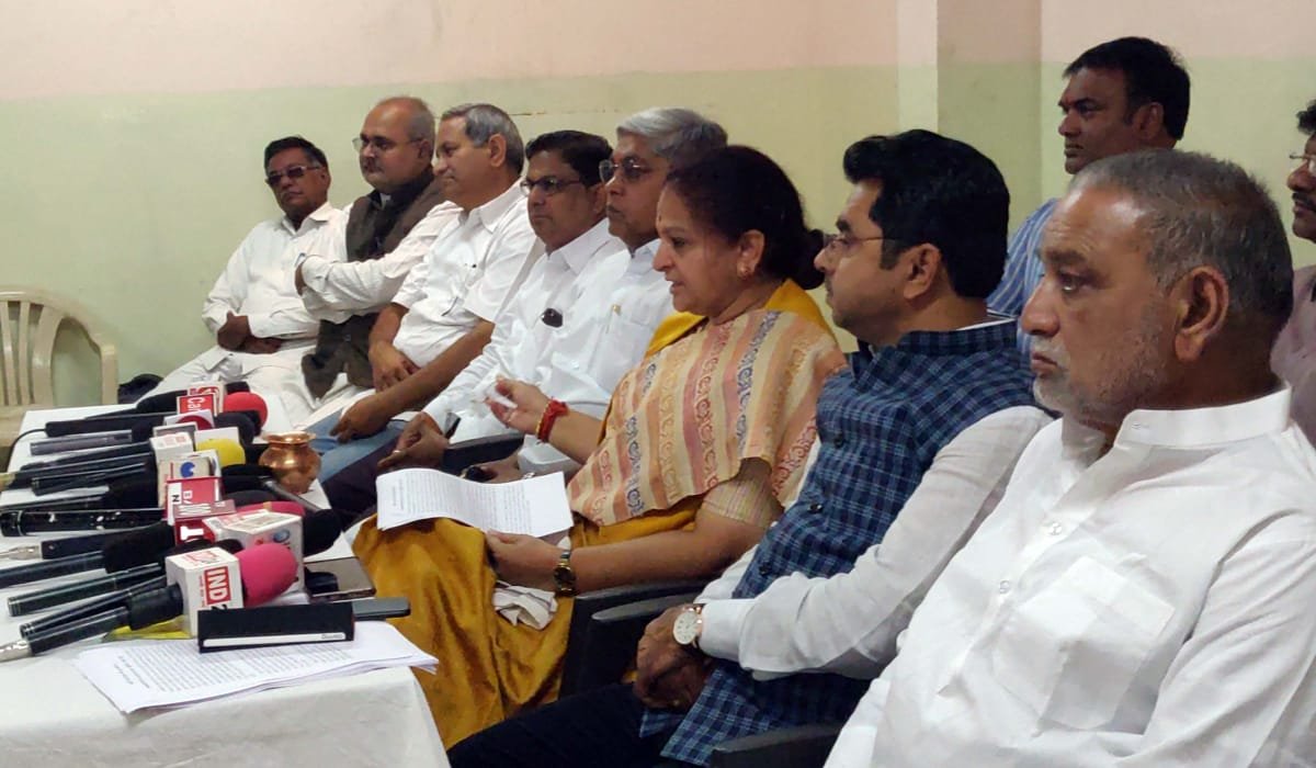 पूर्व मंत्री श्रीमती अर्चना चिटनिस दीदी की पहल पर प्रधानमंत्री नरेन्द्र मोदी की "मन की बात" का बुरहानपुर में 52 स्थानों पर होगा आयोजन | New India Times