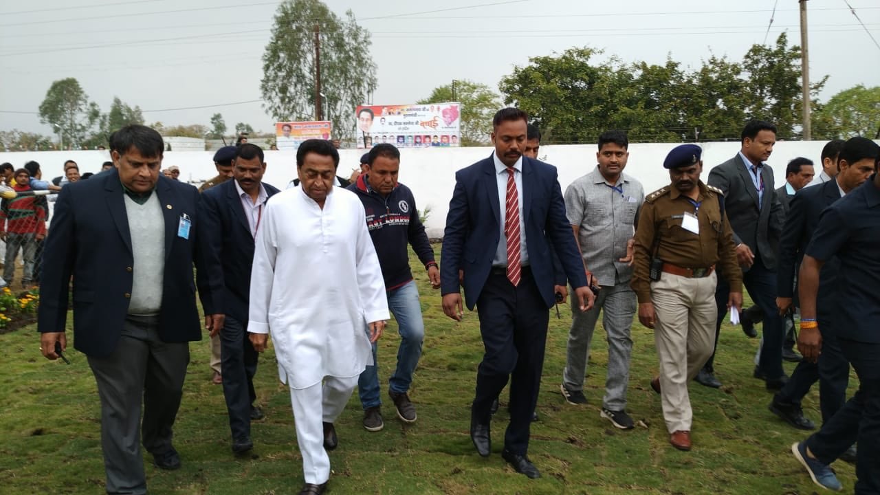 65 कर्मचारी संघों ने मुख्यमंत्री श्री कमलनाथ से की भेंट, आवेदन के माध्यम से रखी मांगें और दिये सुझाव | New India Times