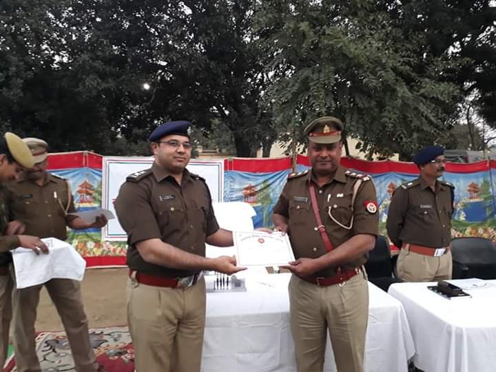 इंडो-नेपाल बॉर्डर के सभी अपराधियों व तस्करों की अब खैर नहीं, अंतर्राष्ट्रीय तस्कर को गिरफ्तार करने वाले मधुप नाथ मिश्रा की है उन पर पैनी नजर | New India Times