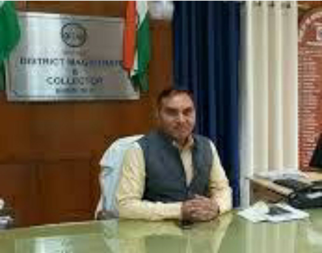 जय किसान फसल ऋण माफी योजना अन्तर्गत जिन हितग्राहियों के ऋण माफ किए जाने है उनके द्वारा बैंको में आधार कार्ड अनिवार्य रूप से जमा कराए जाएं: कलेक्टर श्री छोटे सिंह | New India Times