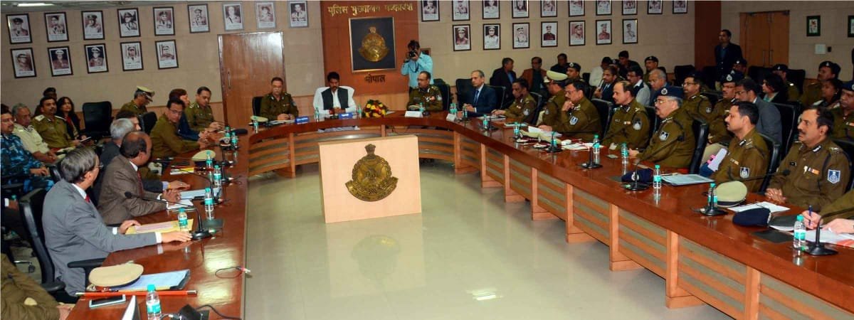 अपराधियों में खौफ के साथ जनता के प्रति संवेदनशीलता जरूरी: गृह एवं जेल मंत्री बाला बच्चन | New India Times