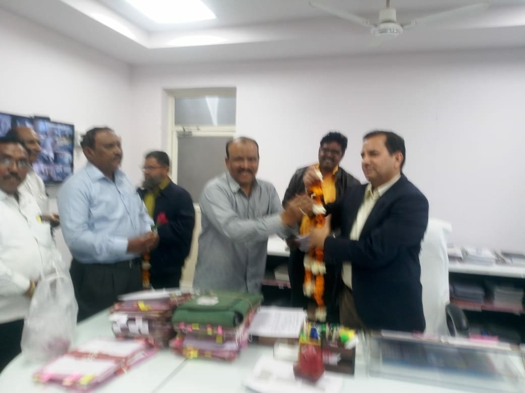 मध्यप्रदेश कर्मचारी कांग्रेस के पदाधिकारियों ने किया नवागत कलेक्टर का स्वागत 2 मध्यप्रदेश कर्मचारी कांग्रेस के पदाधिकारियों ने किया नवागत कलेक्टर का स्वागत | New India Times