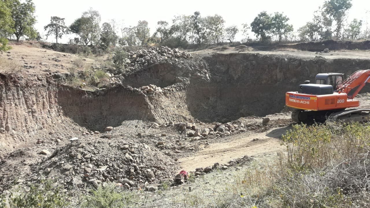 NIT की खबर का असर: "सुनील हाईटेक" द्वारा किए गए अवैध गौणखनिज खुदाई स्थल का होगा मोजमाप, तहसिलदार बगले ने पीडब्ल्यूडी को भेजा पत्र | New India Times