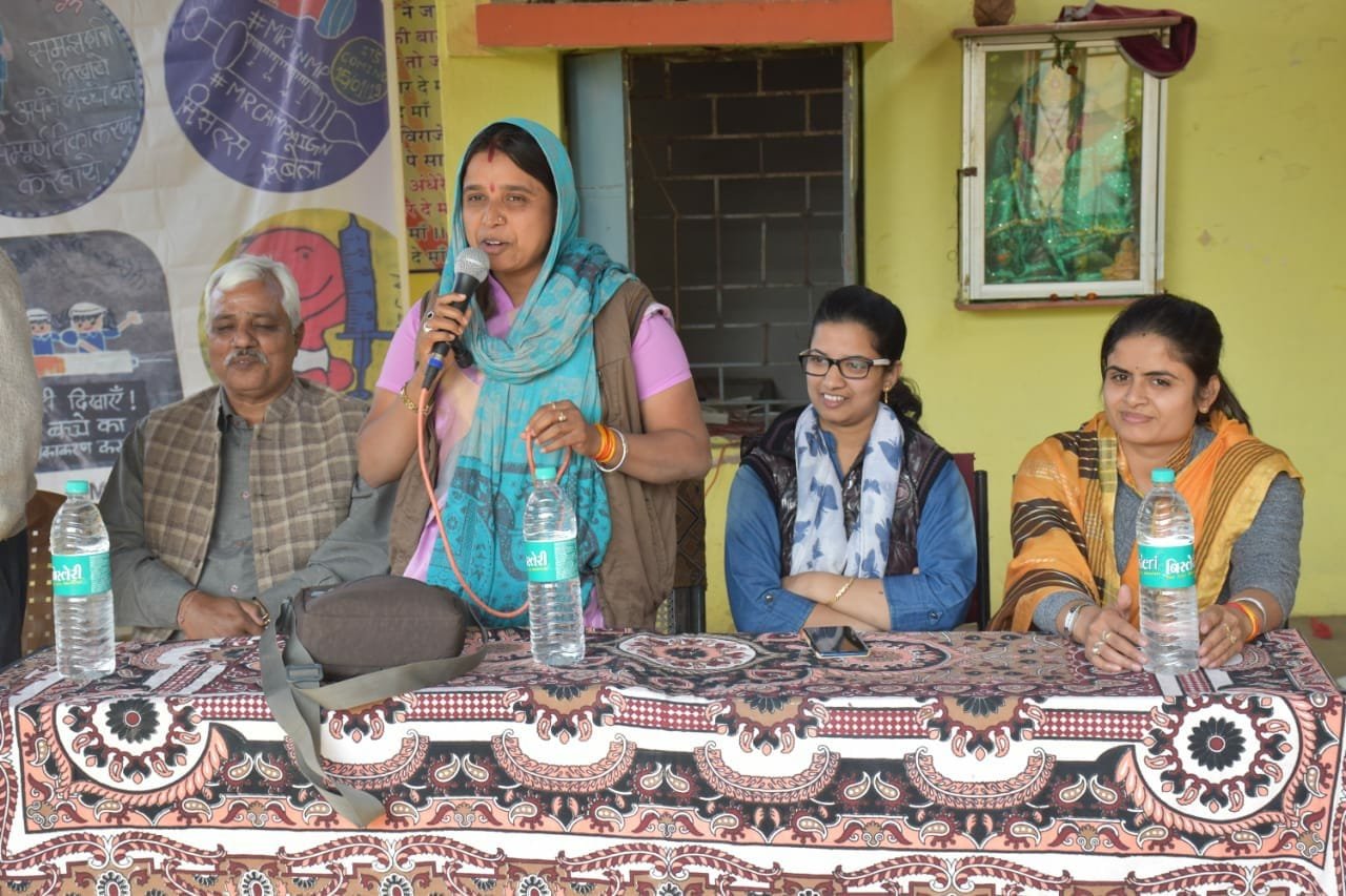 मेघनगर में रूबेला अभियान के तहत बालक-बालिकाओें ने सजाई सुन्दर कलाकृतियां, पत्रकारों जन प्रतिनिधियों अधिकारियों ने किया बच्चों का उत्साहवर्धन | New India Times