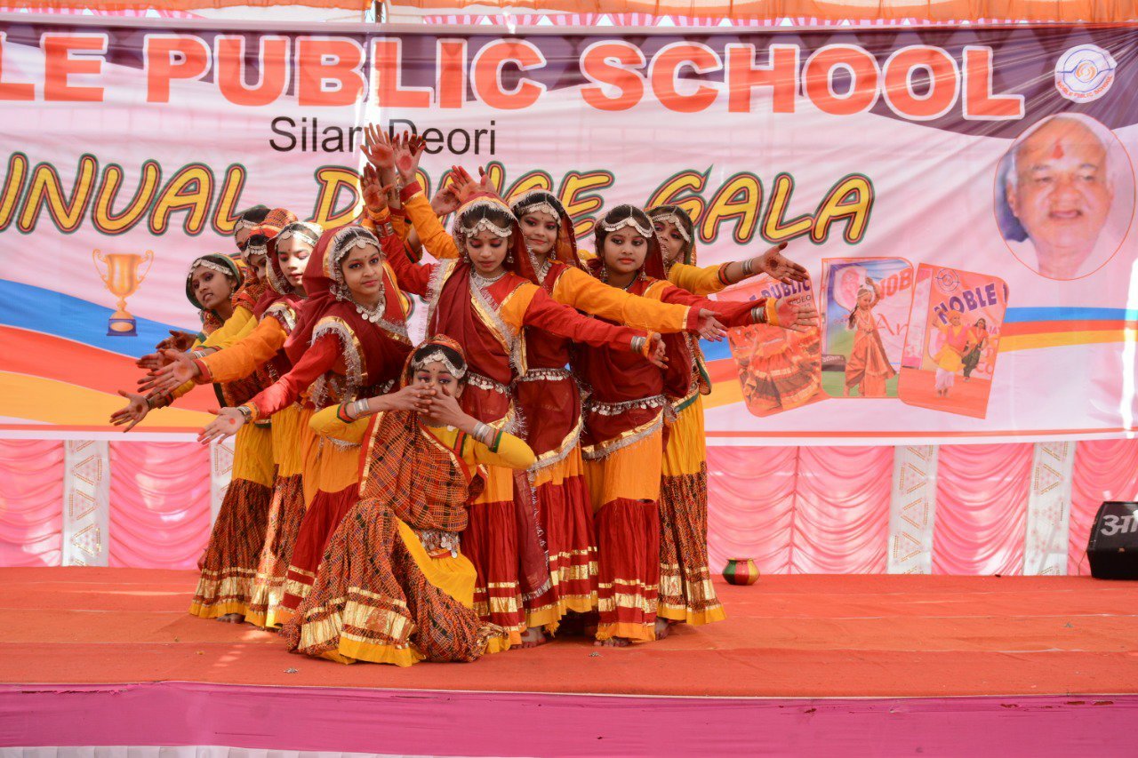 नोबल विद्यालय में मनमोहक नृत्यों ने बंधा समा | New India Times