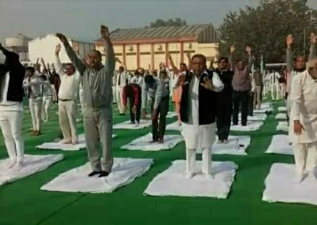 सूर्य नमस्कार के दौरान प्रदीप सक्सेना की अचानक हृदय गति रुक जाने के कारण हुई मौत | New India Times