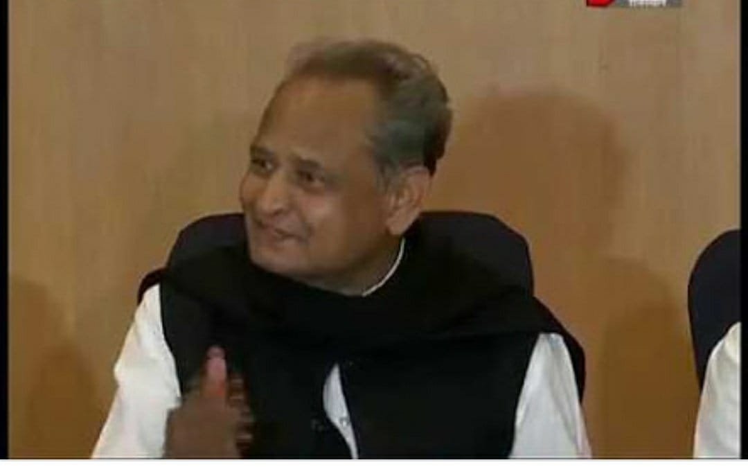 कार्यकर्ताओं व नेताओं को मुख्यमंत्री निवास बूलाकर फीडबैक लेने से कांग्रेसी कार्यकर्ताओं में हो रहा है जोश व आत्मविश्वास का संचार | New India Times