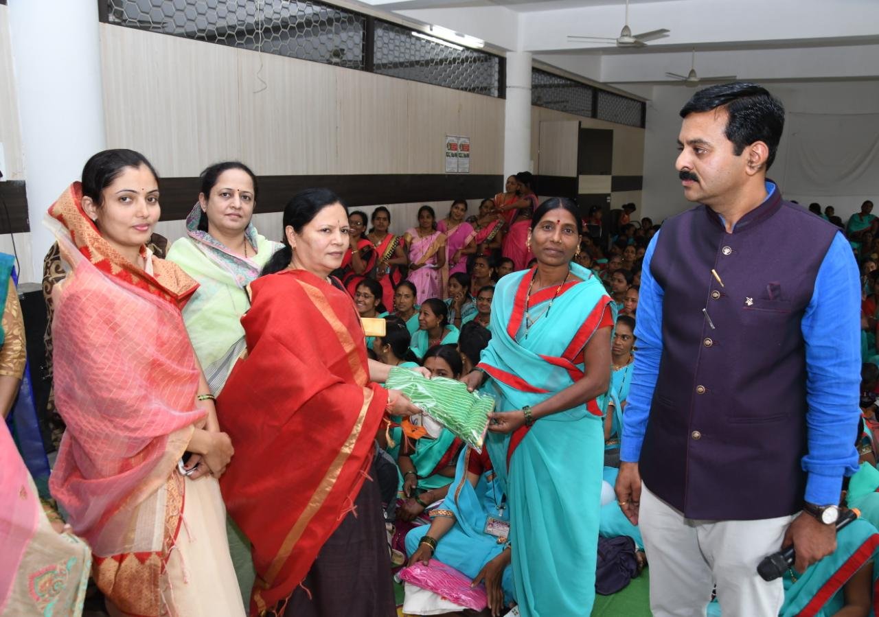 राष्ट्रीय आशा दिवस पर किया गया महिला कर्मियों का सम्मान | New India Times