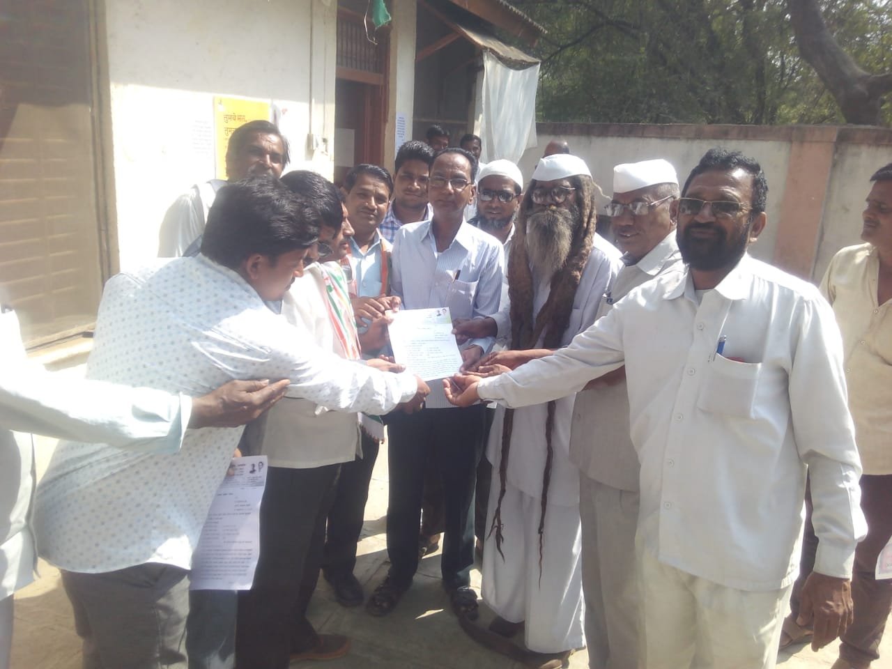 प्रदेश की स्वास्थ्य सेवा को लेकर कांग्रेसी कार्यकर्ताओं ने दिया ज्ञापन, दी अनशन की चेतावनी | New India Times