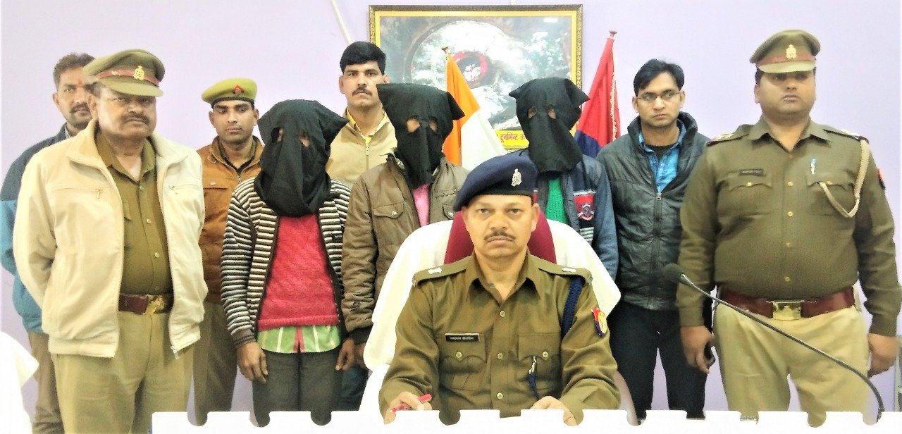 पुलिस द्वारा अपराधियों के विरुद्ध चलाए जा रहे अभियान में तीन शातिर अभियुक्त गिरफ्तार, लगभग चार लाख रुपये की सात मोटरसाइकिलें बरामद | New India Times