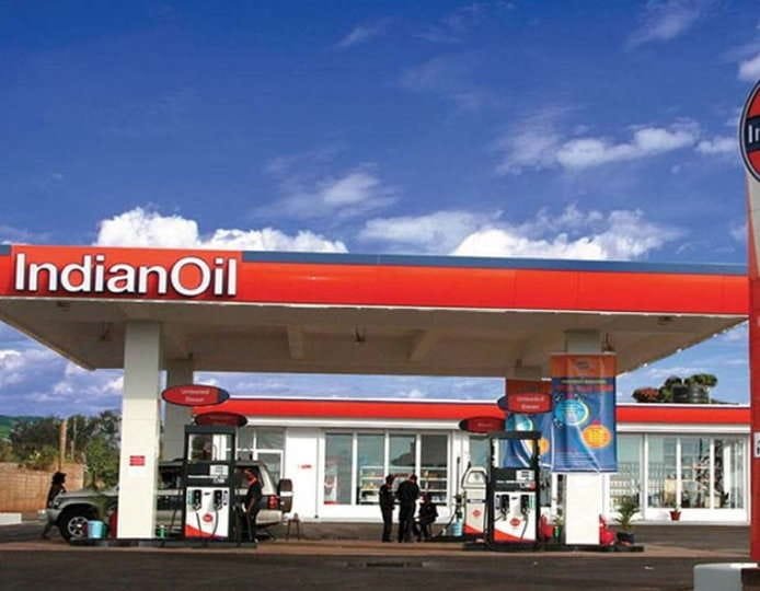 डिजिटल एवं कैशलेस पेमेंट को ठुकराने वाले पेट्रोल पंप मालिक के खिलाफ नागरिकों ने की कार्रवाई की मांग | New India Times