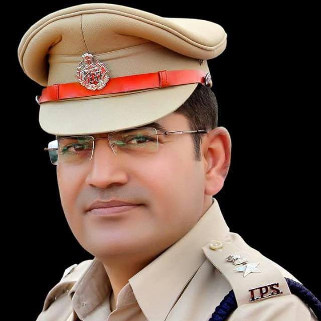 वर्ष 2017 में सिटी सेंटर में कंस्ट्रक्शन कम्पनी के मुनीम से 10 लाख की लूट का हुआ खुलासा, दो आरोपी गिरफ्तार | New India Times