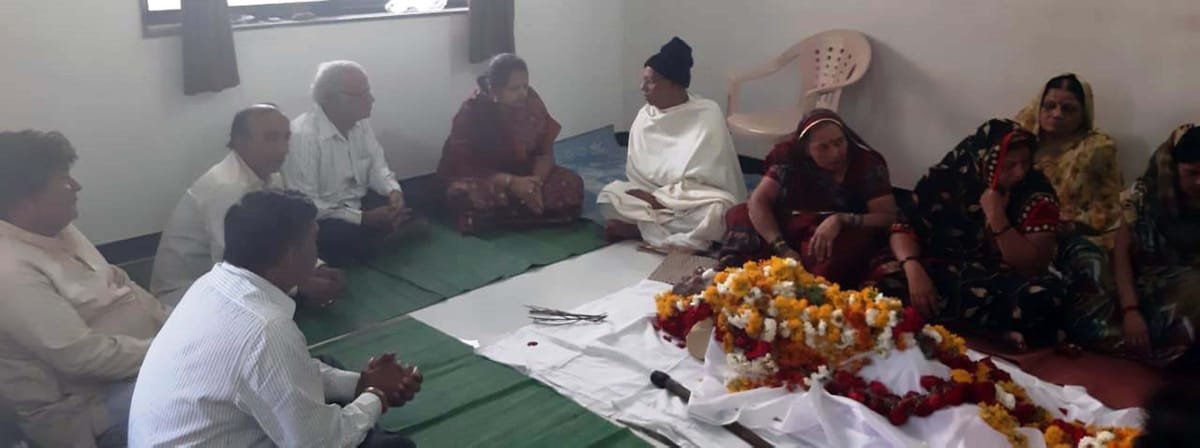 पूर्व मंत्री अर्चना चिटनीस दीदी ने मुखिया जी के निधन पर किया शोक व्यक्त | New India Times